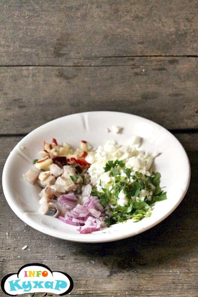 Святковий салат з оселедцем і рисом