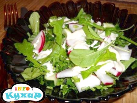 Весняний салат з руколою і черемша