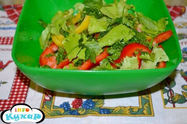 Легкий салат зі свіжих овочів