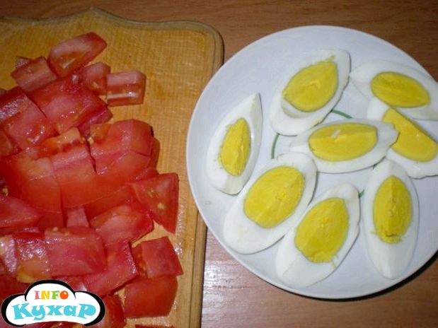 Салат з тунцем і яйцем