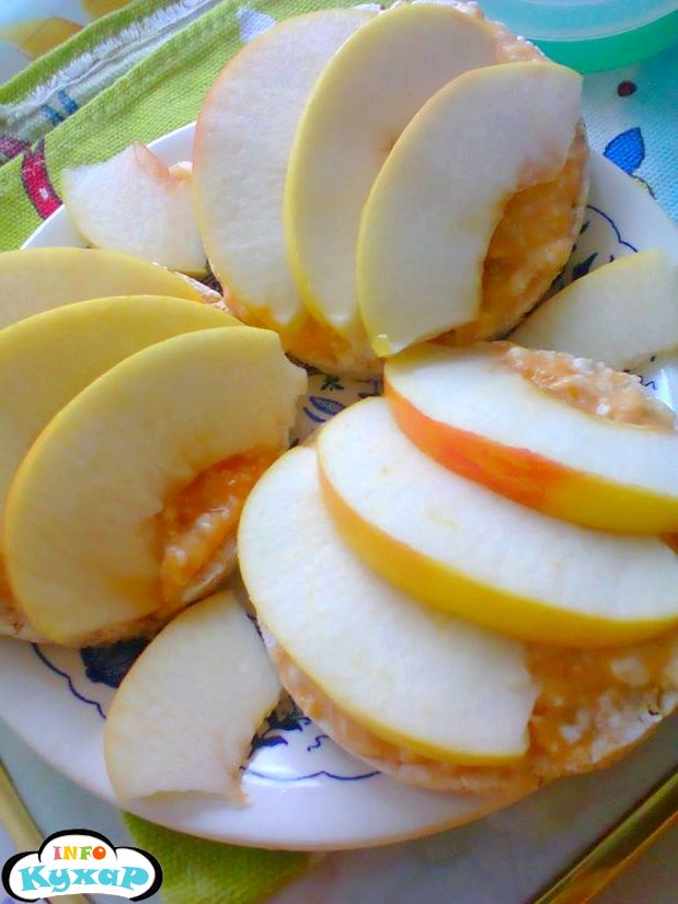 Десертні хлібці з сиром і яблуками