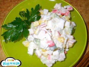 Крабовий салат зі свіжими огірками