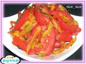 Салат з томатами і запеченим перцем